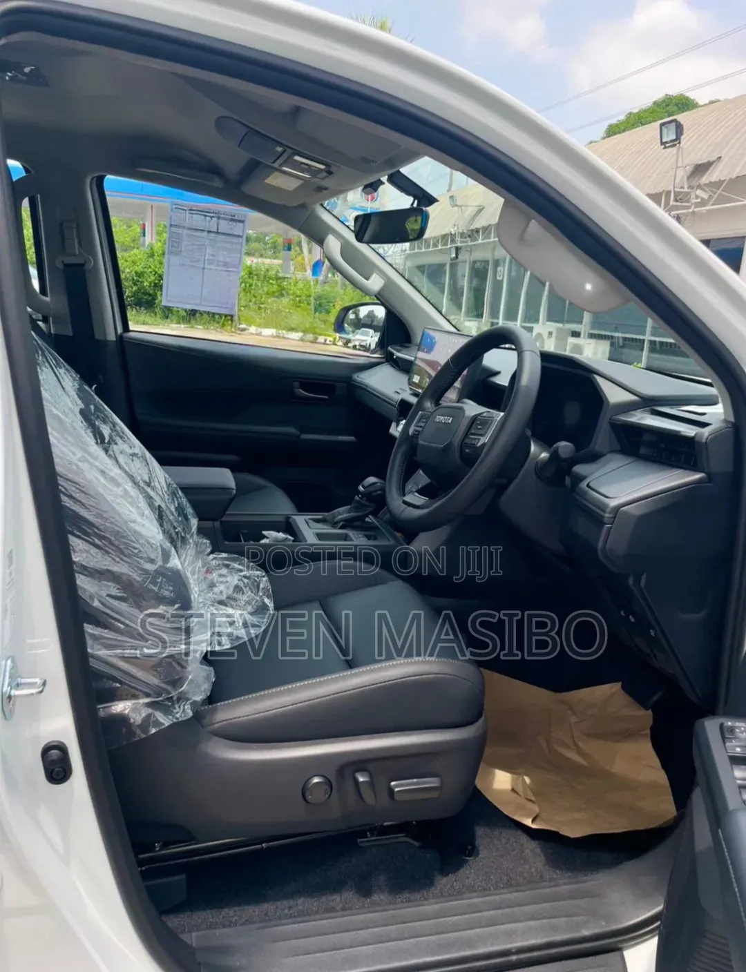 New Toyota Hilux 2025 White
