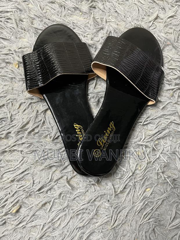 Ladies Flat Shoes - thumbnail 19