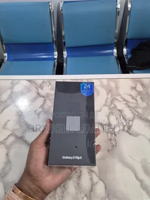 New Samsung Galaxy Z Flip 5 256 GB Green
