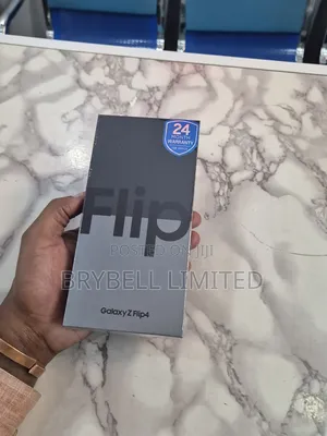 New Samsung Galaxy Z Flip4 256 GB Purple