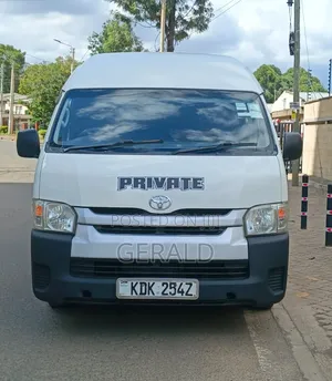 Toyota HiAce 2017 White