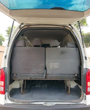 Toyota HiAce 2017 White