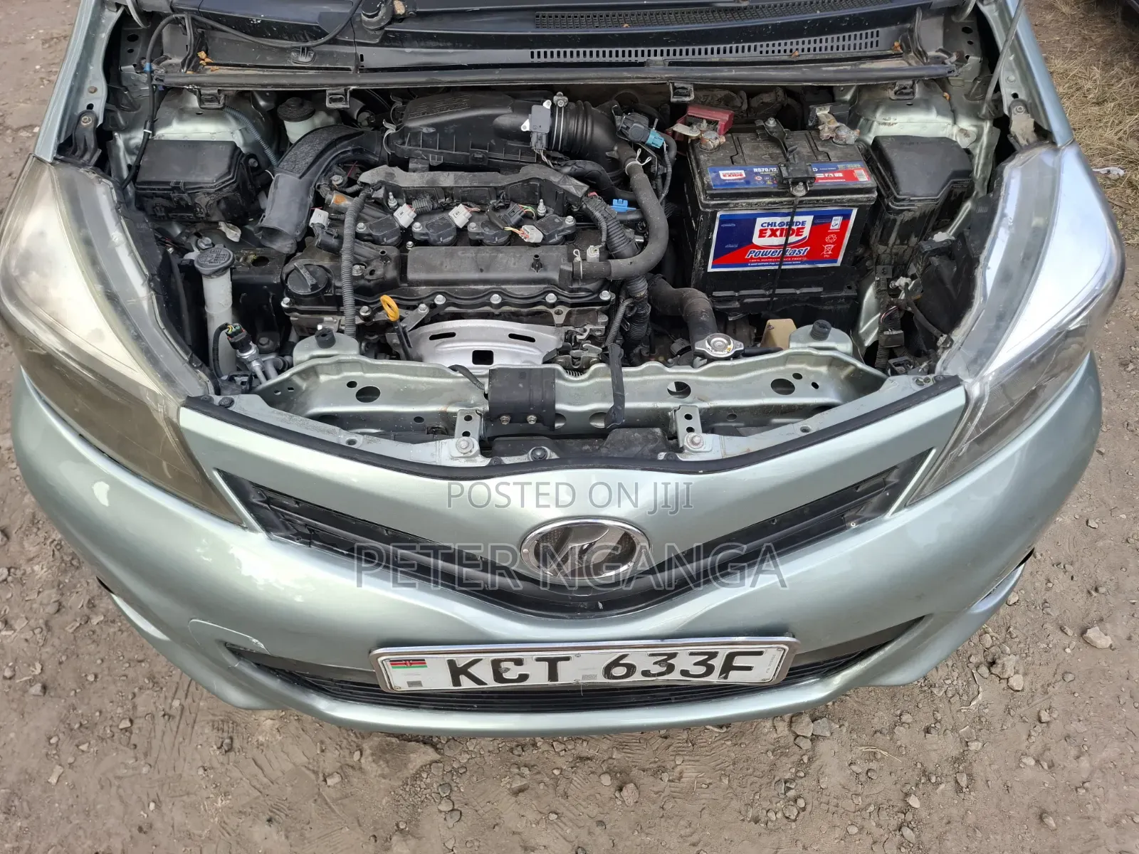 Toyota Vitz 2011 Silver