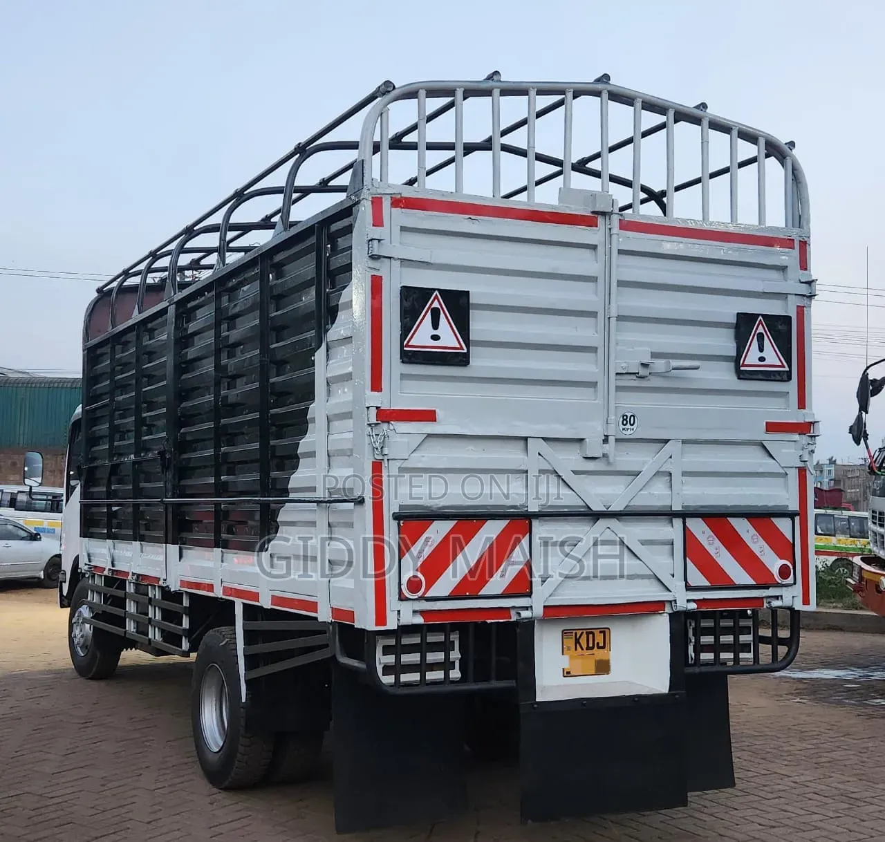 Isuzu NQR 2022 White