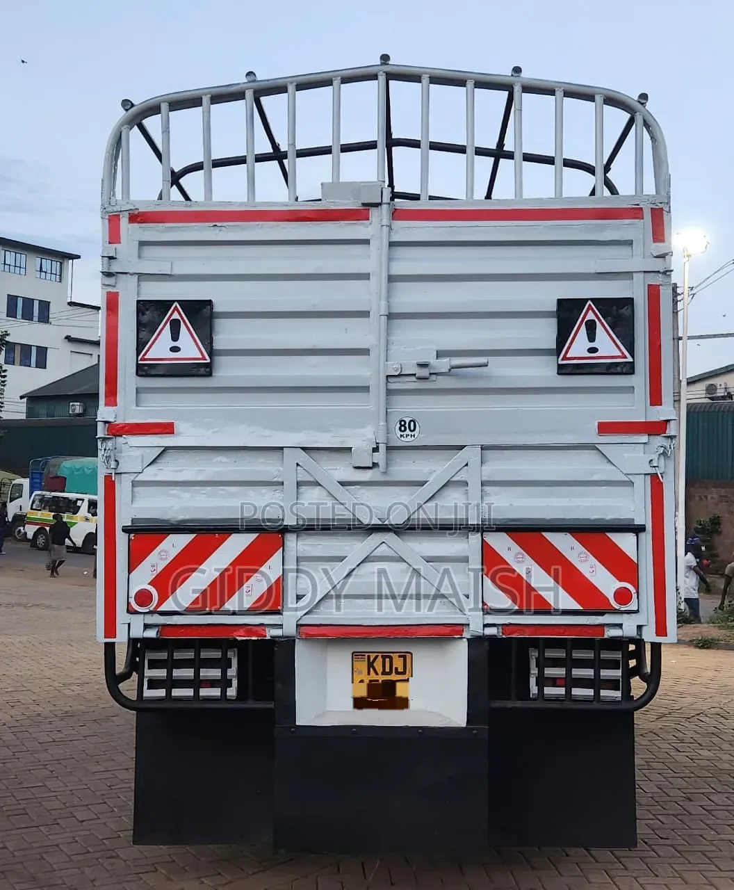 Isuzu NQR 2022 White