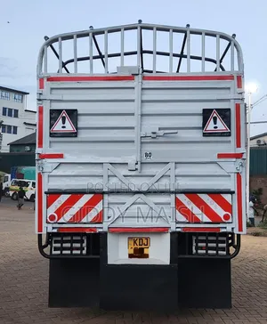 Isuzu NQR 2022 White