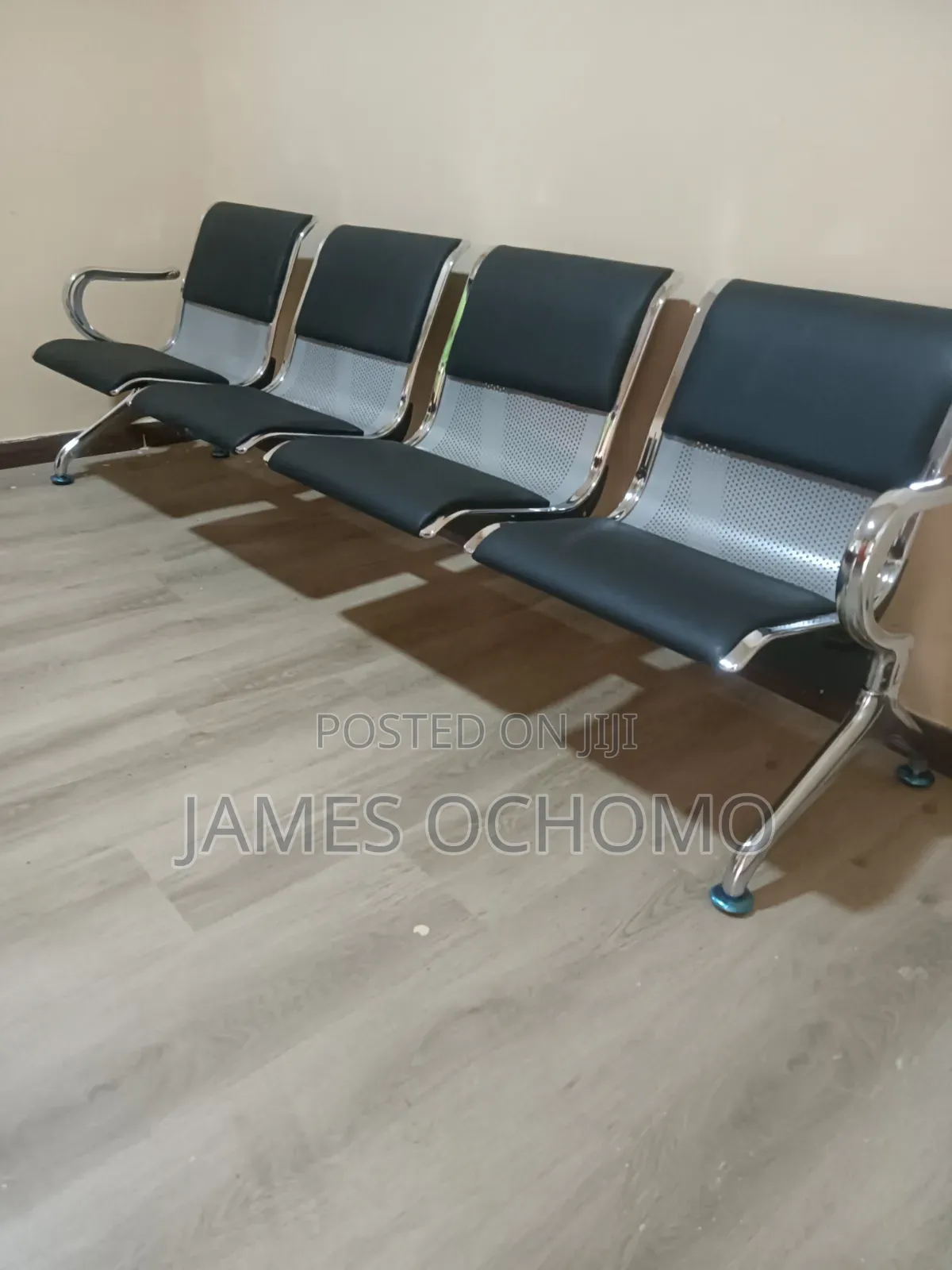 4 Seater Link Chair
