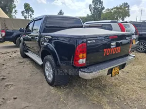 Toyota Hilux 2011 Black