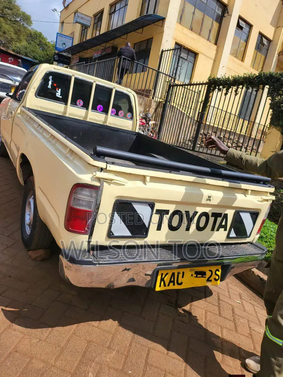 Toyota Hilux 2006 Beige