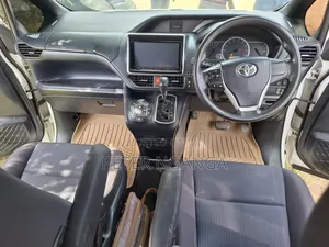 Toyota Voxy SV Premium 2014 White