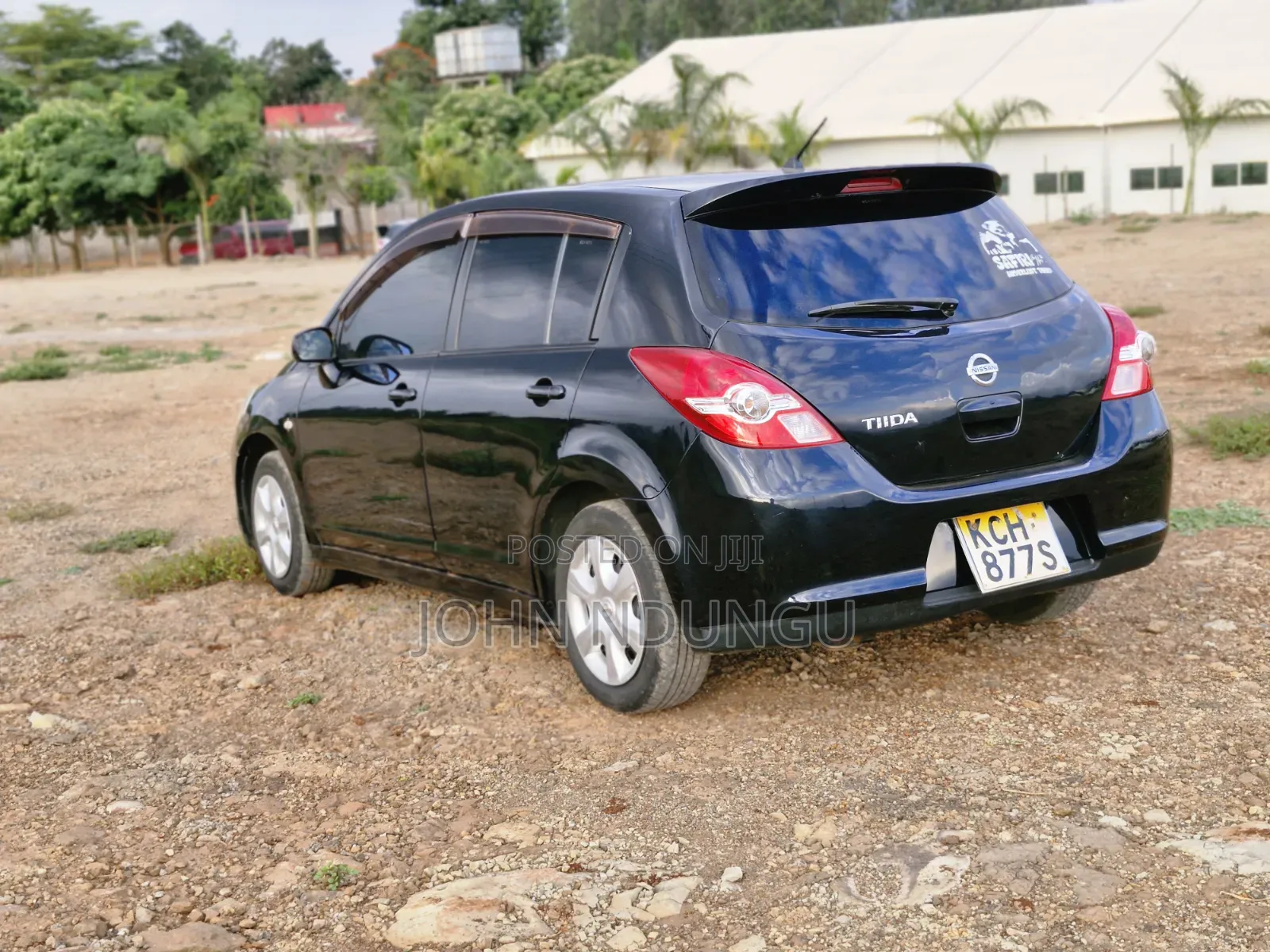 Nissan Tiida 2010 Black