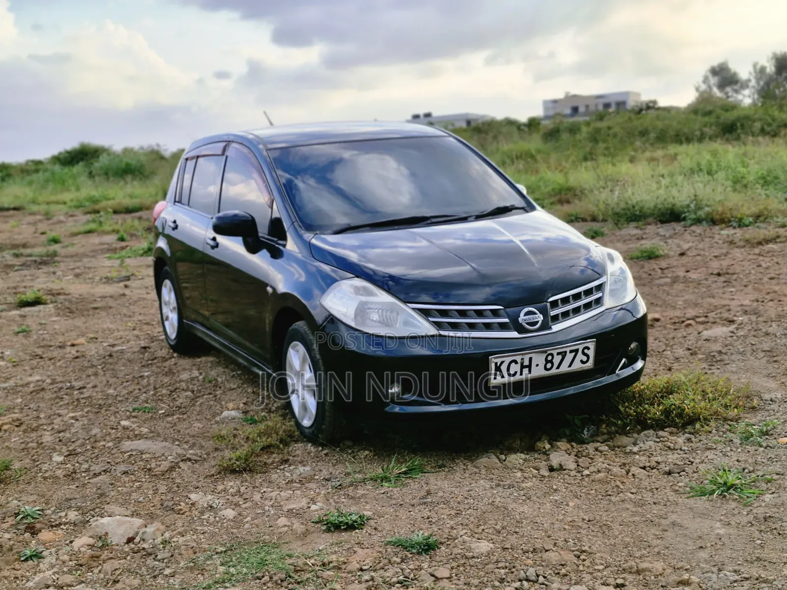 Nissan Tiida 2010 Black