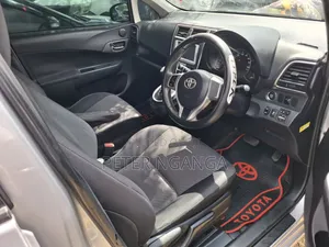 Toyota Ractis 2014 Silver