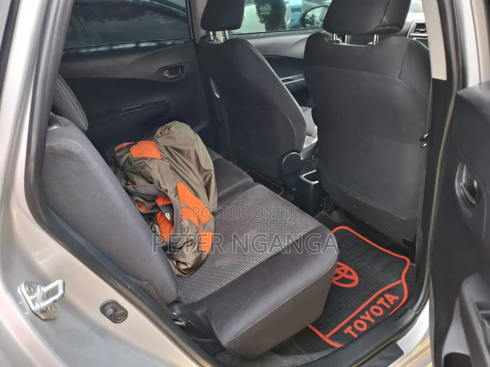 Toyota Ractis 2014 Silver