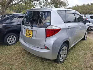 Toyota Ractis 2014 Silver