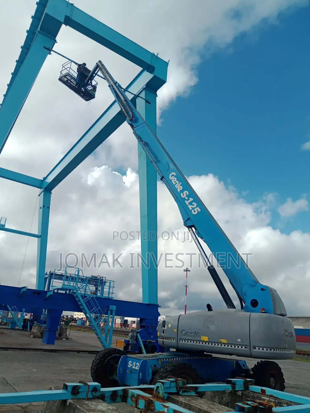 Cherry Picker,Scissor Lift and Telehandler for Hire