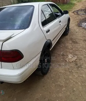 Nissan Sunny 2000 White