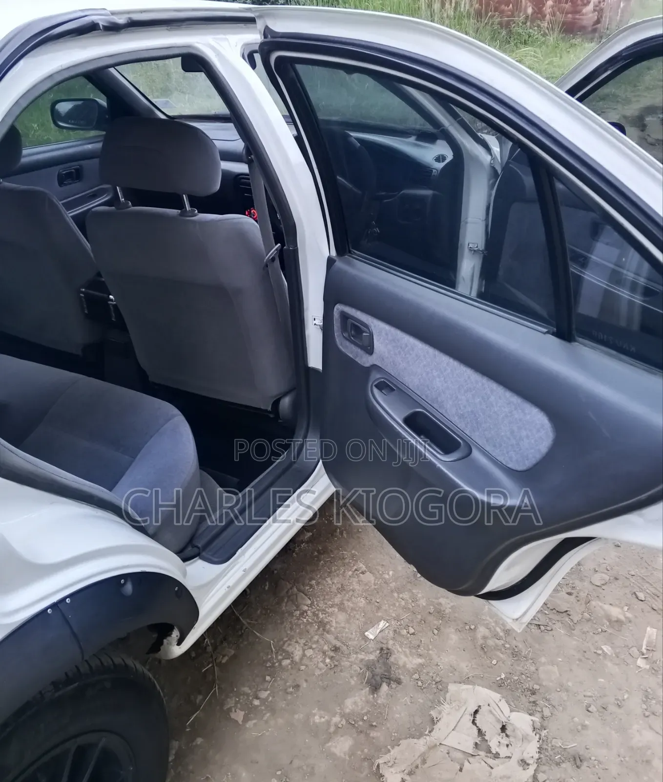 Nissan Sunny 2000 White