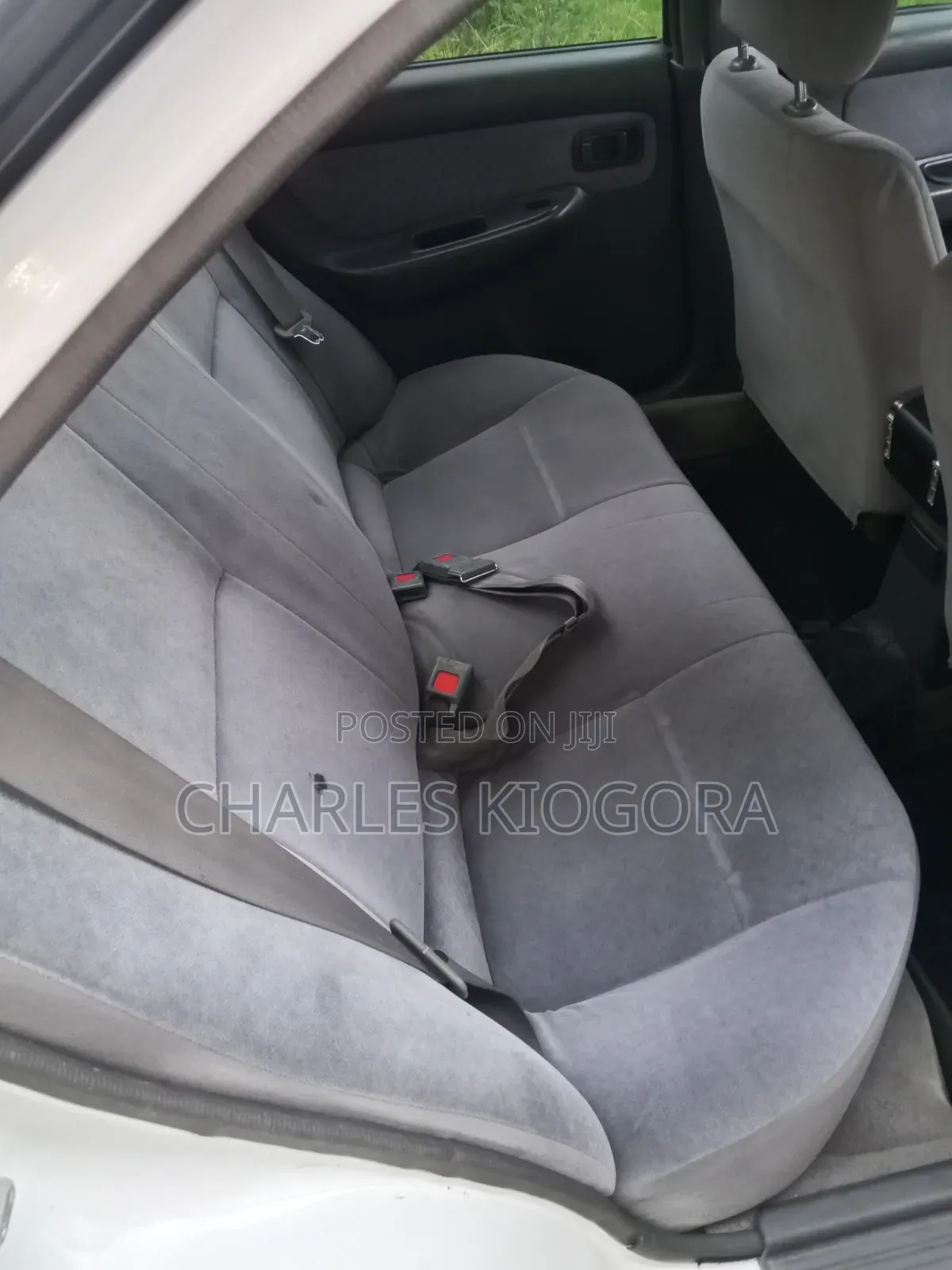 Nissan Sunny 2000 White