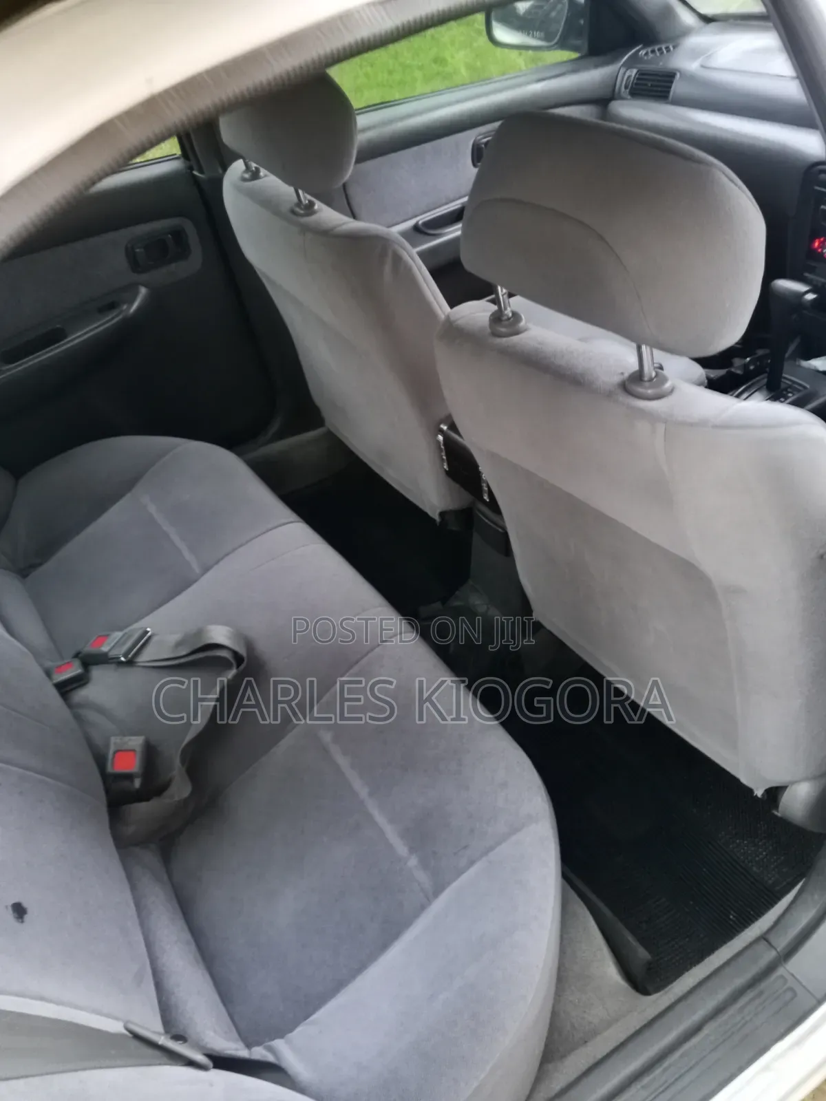Nissan Sunny 2000 White