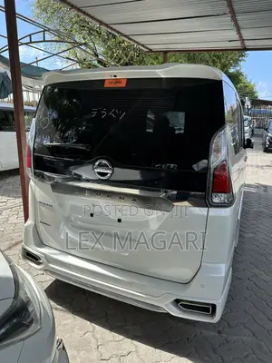 Nissan Serena 2018 White