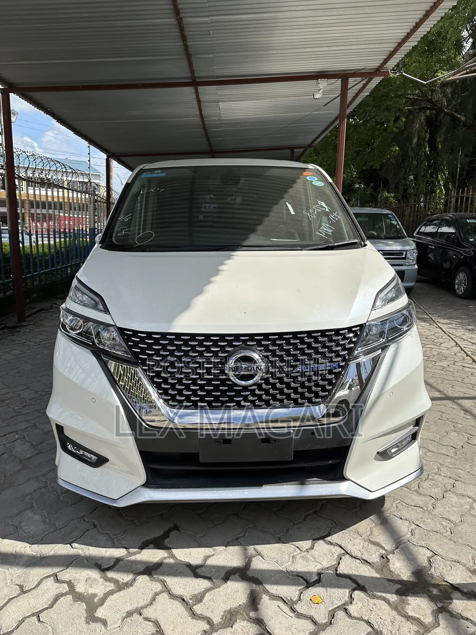 Nissan Serena 2018 White