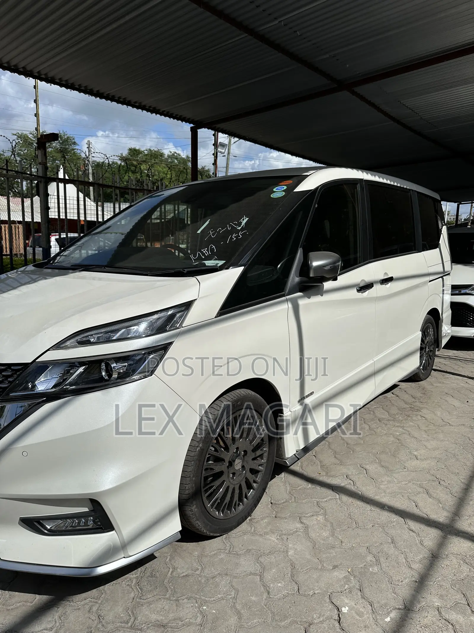 Nissan Serena 2018 White