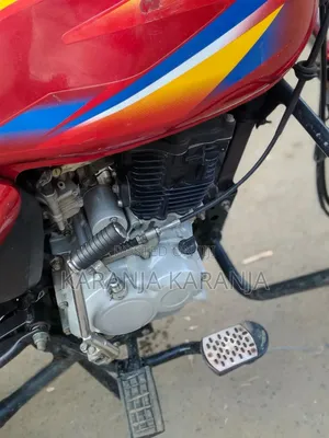 Bajaj Boxer 150 UG 2024 Red