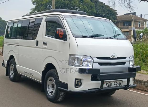 Toyota HiAce 2016 White - thumbnail 2