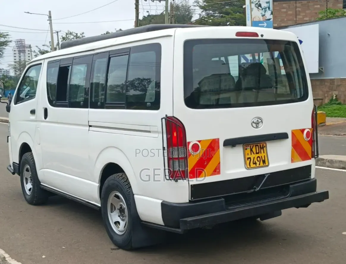 Toyota HiAce 2016 White