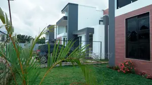 Real Estate Cinematic Housetours and Drone Coverage