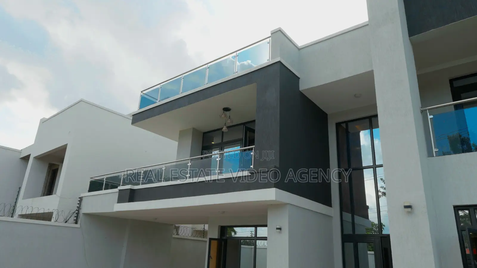 Real Estate Cinematic Housetours and Drone Coverage