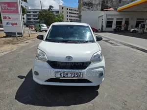 Toyota Passo 2016 White