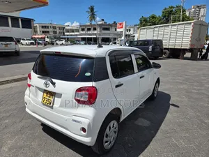 Toyota Passo 2016 White