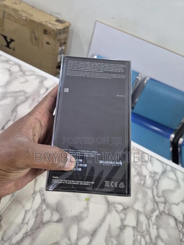 New Apple iPhone 12 Pro 256 GB Blue - thumbnail 2