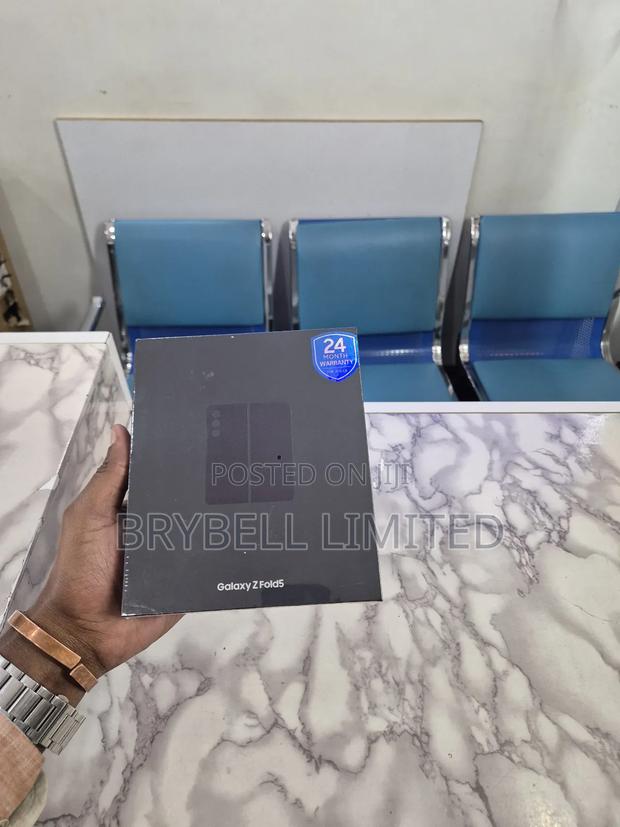 New Samsung Galaxy Z Fold 5 256 GB Black - thumbnail 2