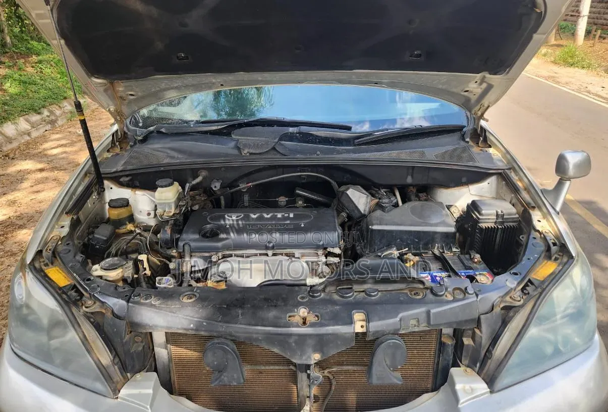 Toyota Harrier 2004 Silver