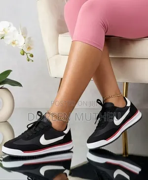 Ladies Nike Sneakers - Lightweight Stylish
