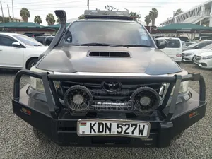 Toyota Hilux 2015 Gray