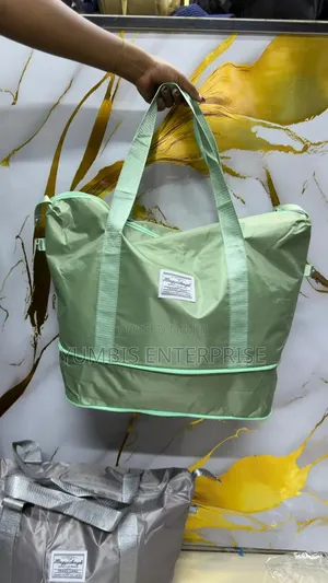 Green Expandable Bags at 750