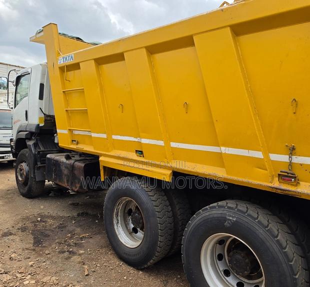 Isuzu FVZ Tipper. - thumbnail 5