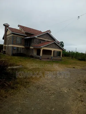 Half Acre With an 8 Bedroom Maisonette for Lease in Ruai