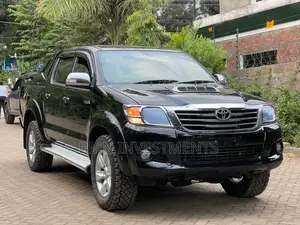 Toyota Hilux Revo Double Cab Deisel 2.4 AWD 2016 Black