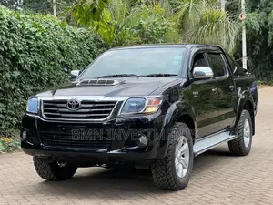 Toyota Hilux Revo Double Cab Deisel 2.4 AWD 2016 Black