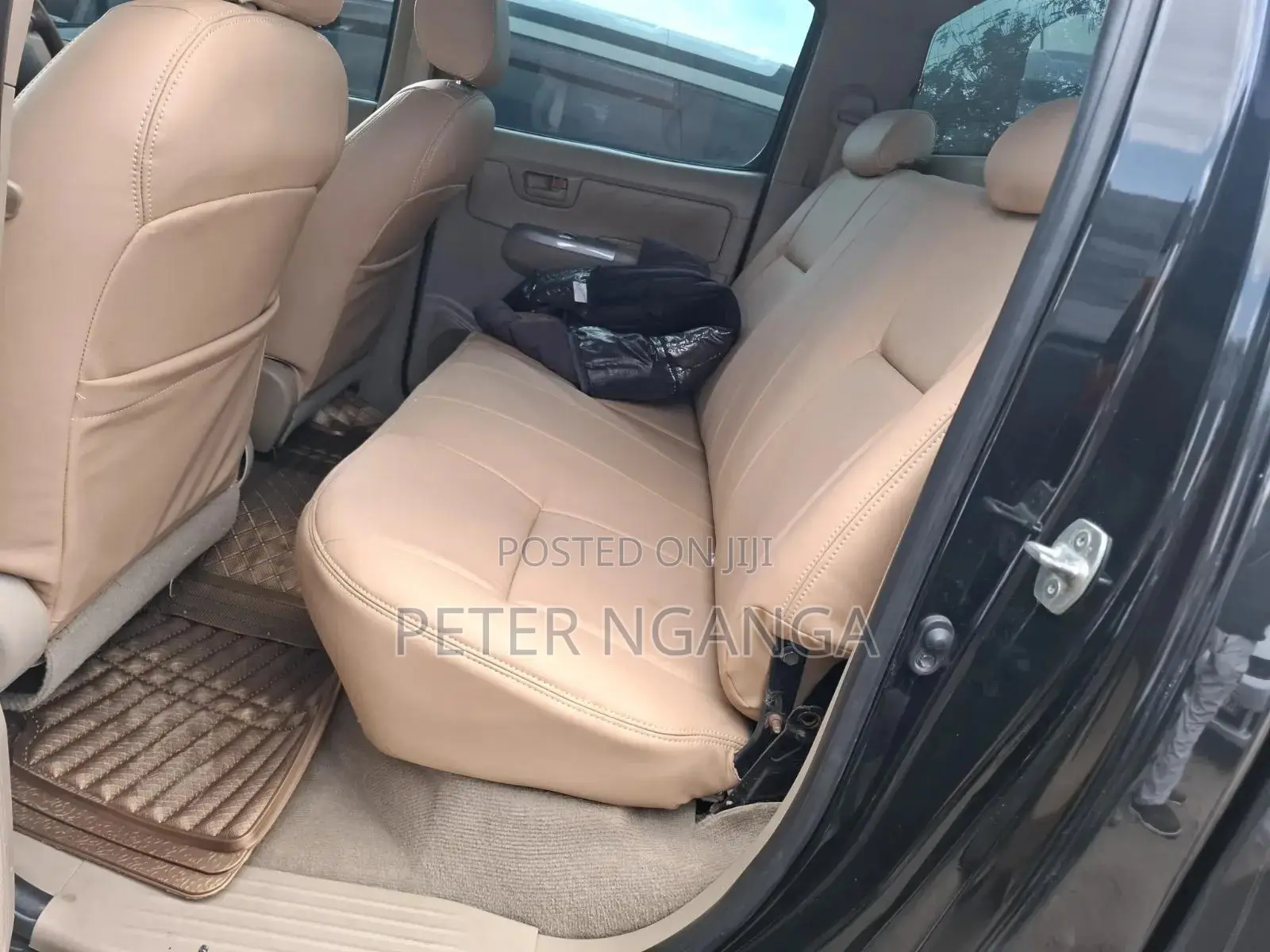 Toyota Hilux 2011 Black