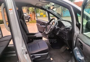 Toyota Voxy 2016 Silver