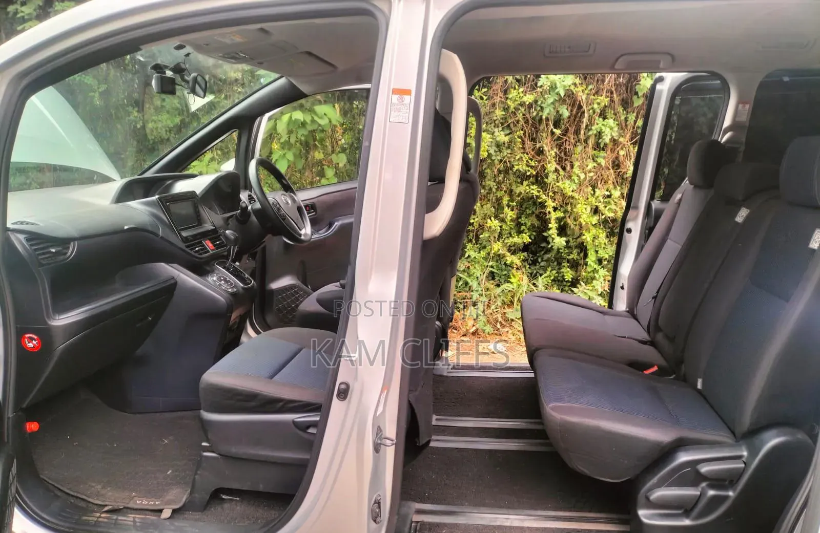 Toyota Voxy 2016 Silver
