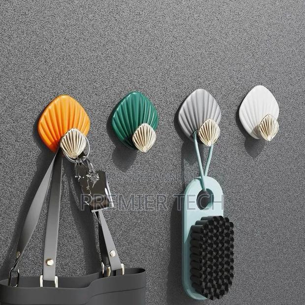 4pcs Creative Shell Shape Wall Hanging Hook