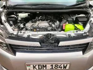 Toyota Voxy 2016 Silver