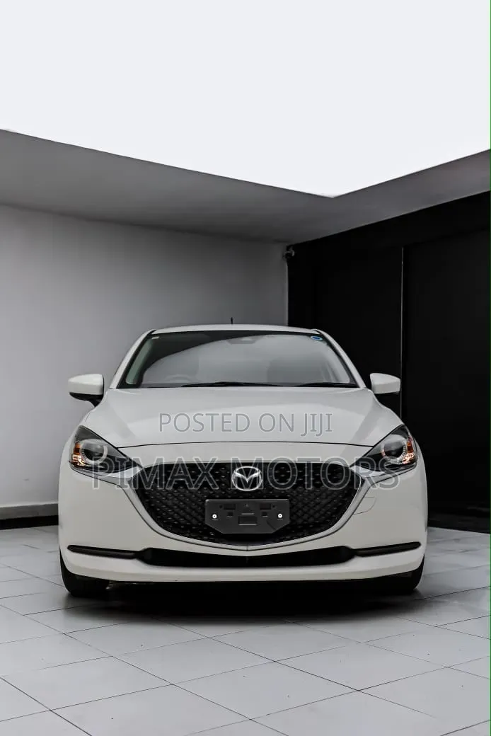 Mazda 2 2019 White